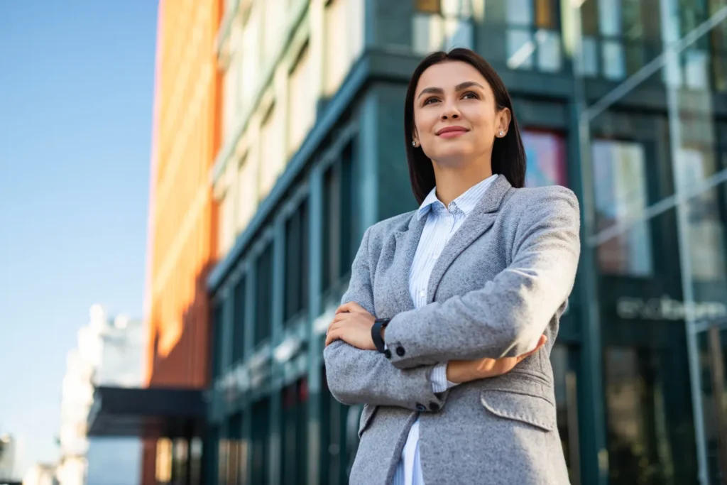 como reinventar a carreira depois dos 30 anos profissional blazer cinza 1